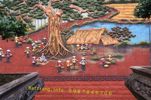 Tranh gốm ghép tường Bát Tràng vẽ cảnh chợ quê