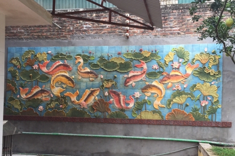 Tranh gốm ghép tường Bát Tràng vẽ cá chép hoa sen